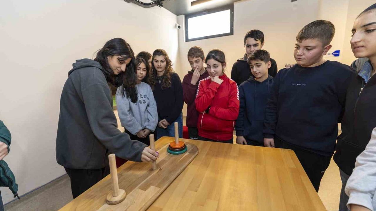 Aratos Matematik Evi bir yılda 6 bin öğrenci ağırladı