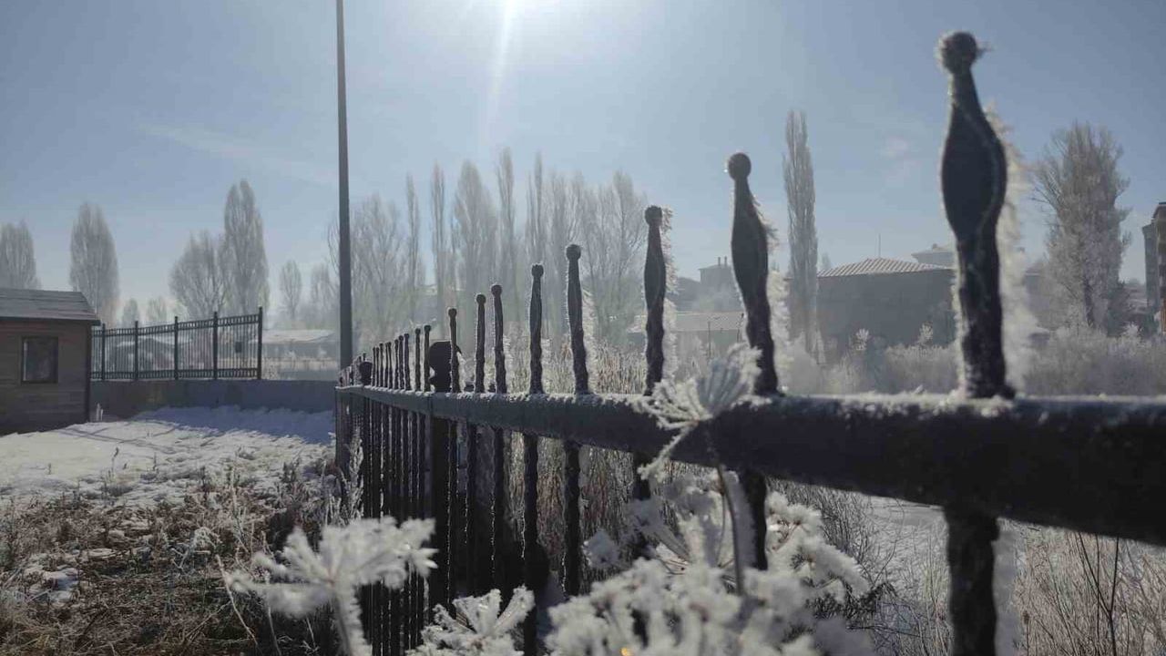 Ardahan'ı Saran Sibirya Soğukları Hayatı Durma Noktasına Getirdi