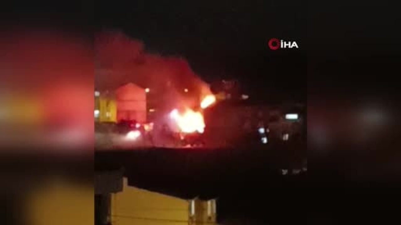 Arnavutköy'de kömürlük yangını itfaiye tarafından söndürüldü