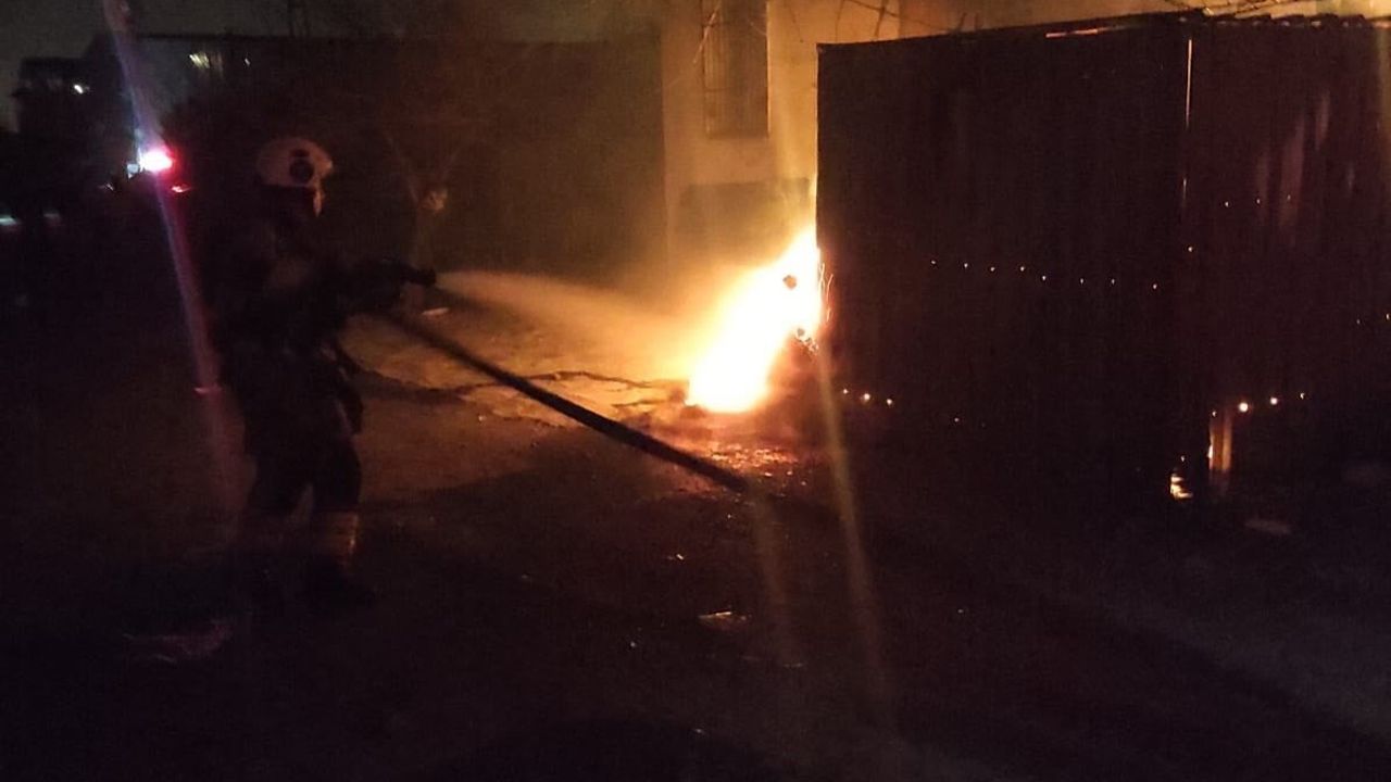 Arsuz'da müstakil evde yangın itfaiye tarafından söndürüldü