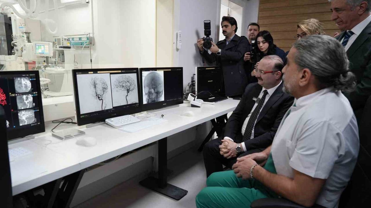 Atatürk Üniversitesi Araştırma Hastanesi’ne yeni nesil anjiyografi cihazı