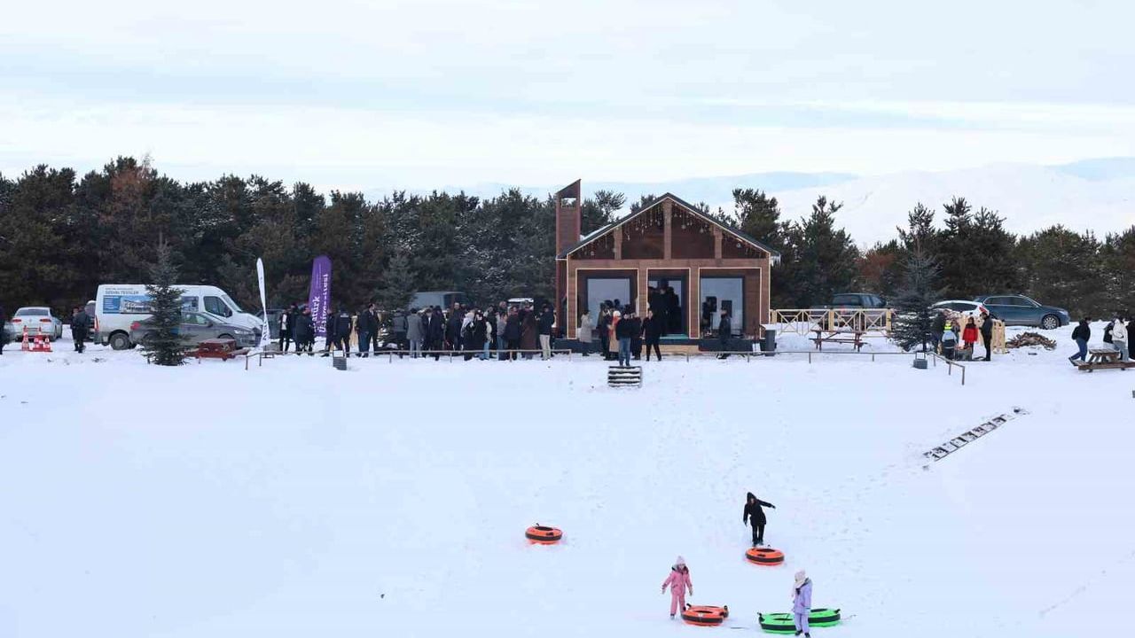 Atatürk Üniversitesi'nde kış coşkusu kampüse taşındı: ATAKIŞPARK sezonu açtı