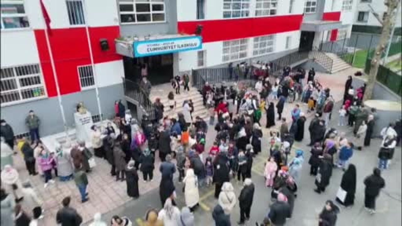 Avcılar'da dron destekli karne günü asayiş uygulaması