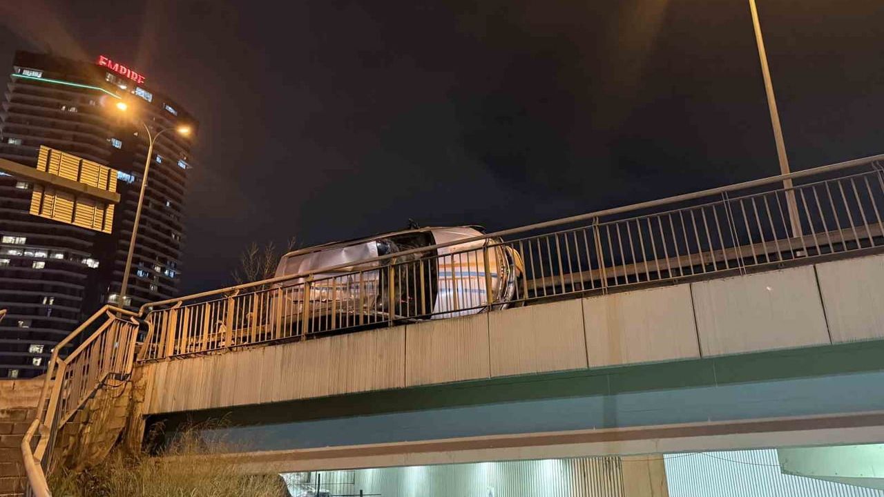 Avcılar'da E-5 yan yolunda kaza: 2 yaralı