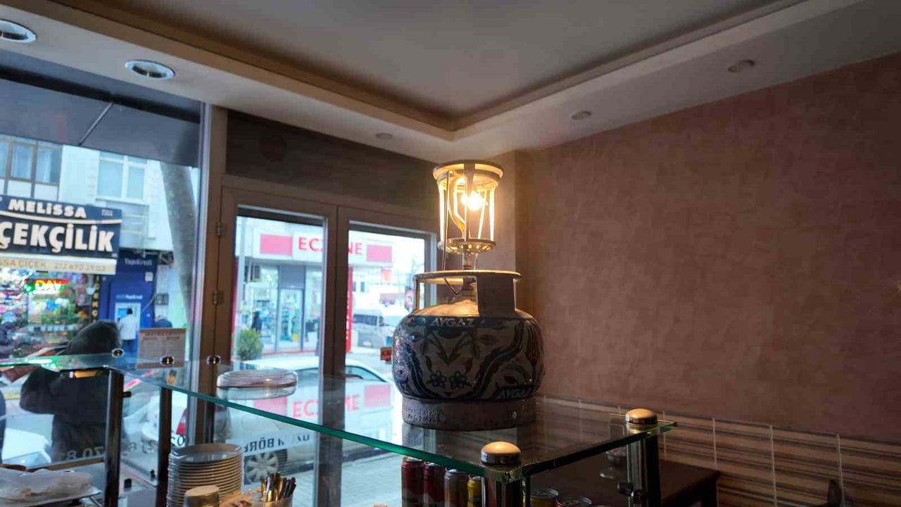 Avcılar'da elektrik kesintileri esnafı mağdur etti