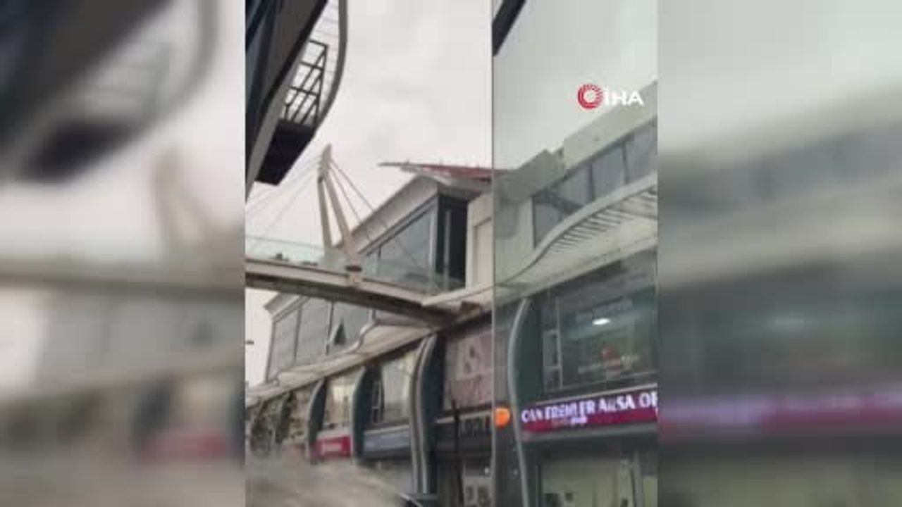 Avcılar'da şiddetli rüzgar çatı parçalarını uçurdu