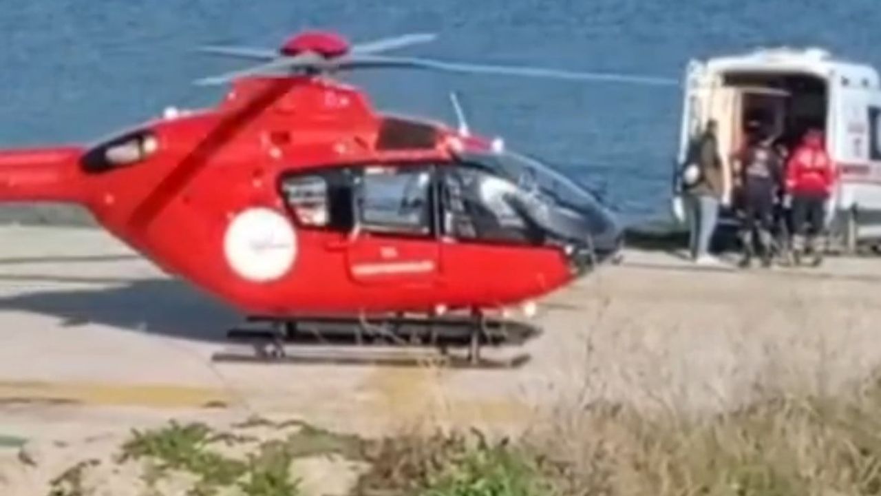 Avşa Adası'nda rahatsızlanan kişi ambulans helikopterle Bandırma'ya sevk edildi