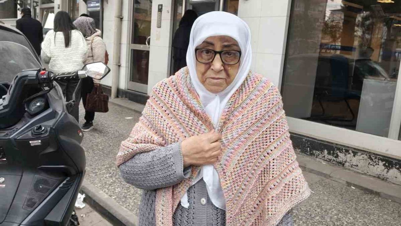 Aydın İncirliova'da emekli maaşı krizi: 'Düzgün konuşamıyorsun' iddiası