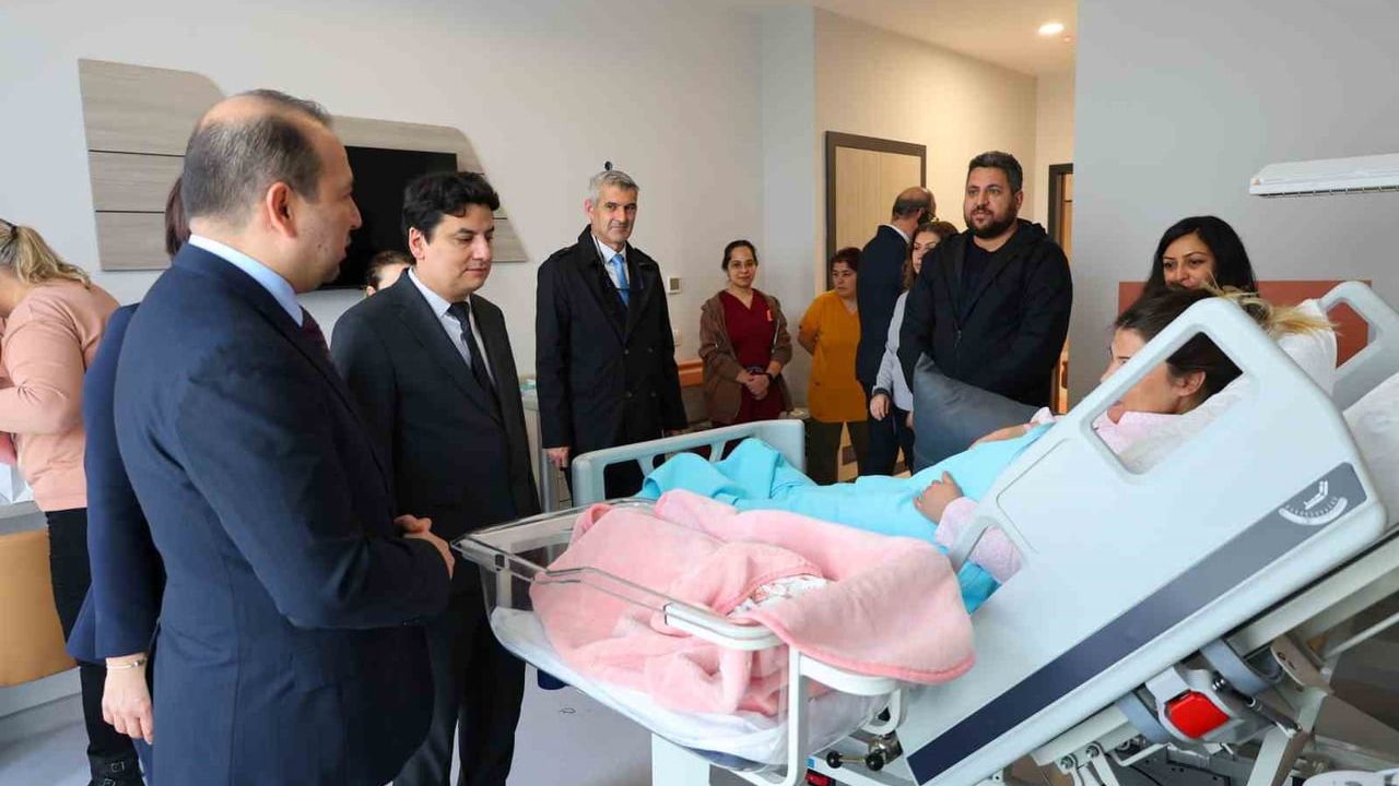 Aydın Şehir Hastanesi'nde İlk Bebek Arya Dünyaya Geldi