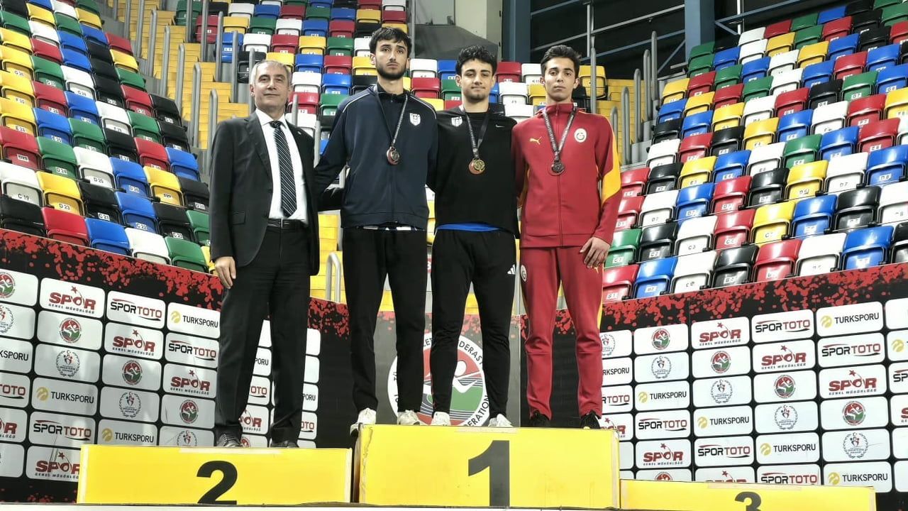 Aydınlı sporculardan İstanbul'da U-20 Salon Türkiye Şampiyonası'nda şampiyonluklar