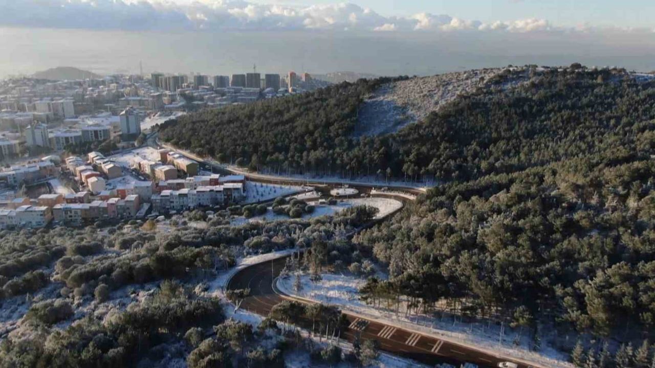 Aydos Ormanı karla kaplandı: Kartpostallık manzaralar