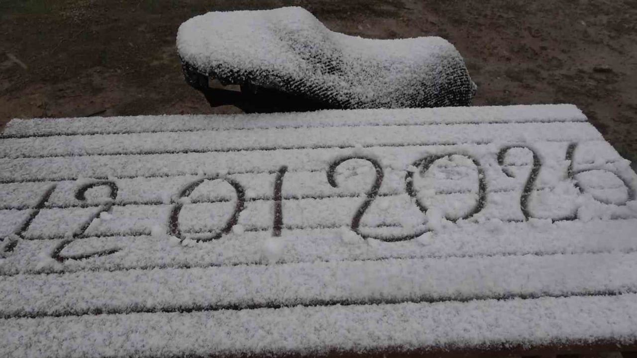 Aydos'ta kar yağışı güçleniyor: İstanbul'un yüksek kesimleri beyaza büründü