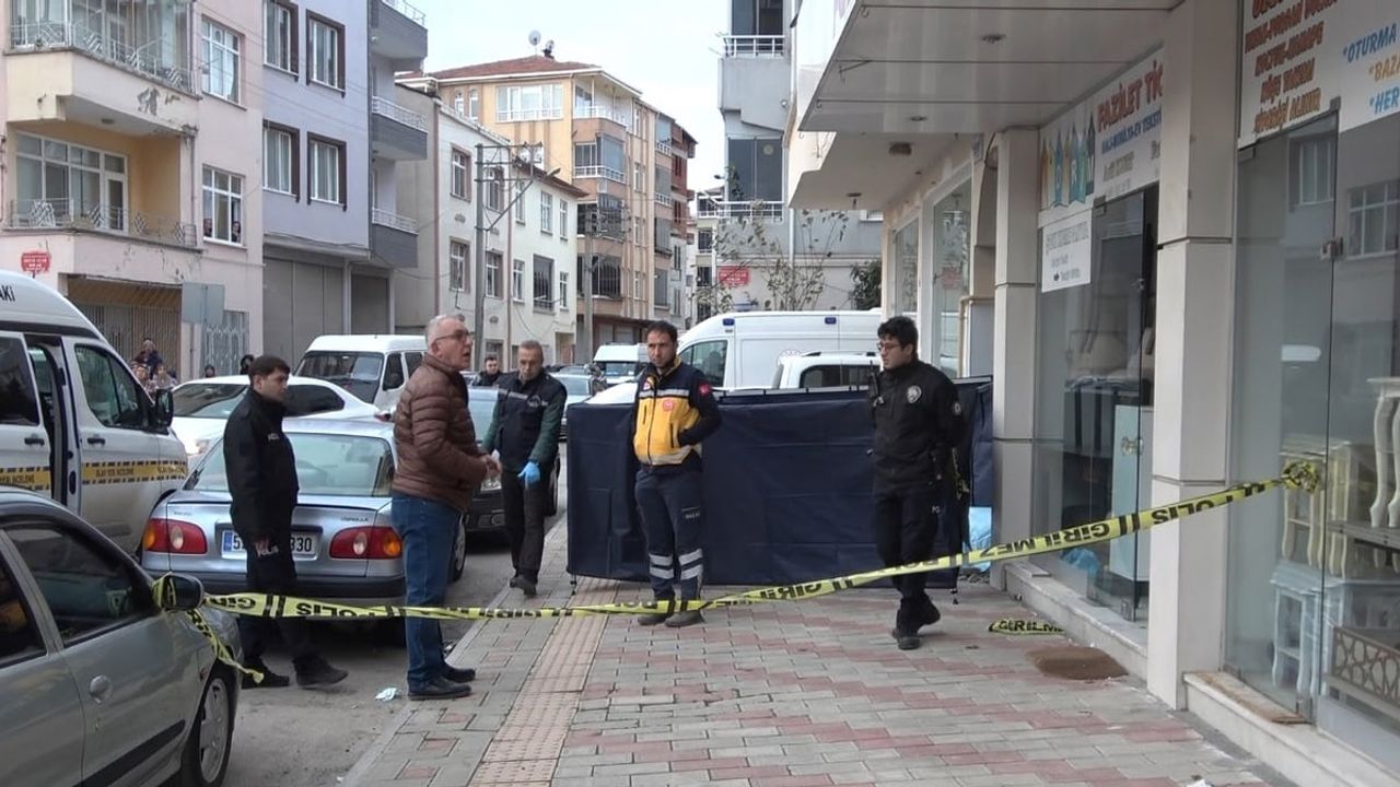 Bafra'da Darp Edilen Kişi Apartman Girişinde Ölü Bulundu
