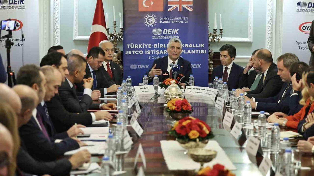 Bakan Bolat Londra'da Türk iş insanlarıyla bir araya geldi