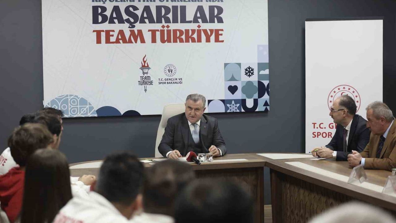 Bakan Osman Aşkın Bak, 2026 Kış Olimpiyatları'na Gidecek Milli Sporcuları Kabul Etti