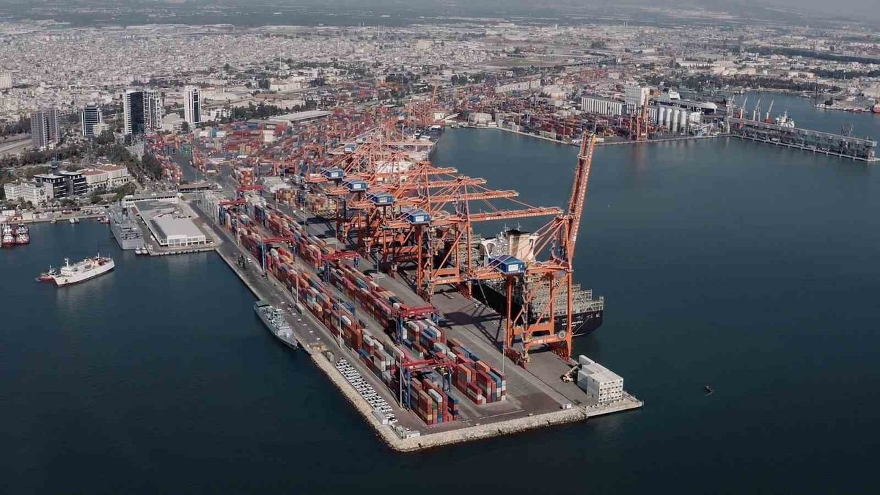 Bakan Uraloğlu: 2025'te limanlarda elleçleme 553 milyon 268 bin 303 tona ulaştı