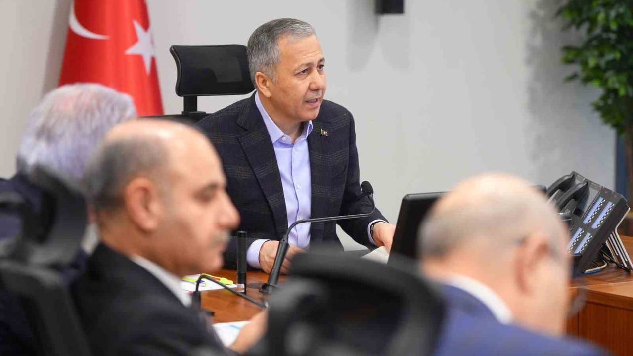 Bakan Yerlikaya, 81 il valisiyle çevrim içi Koordinasyon Toplantısı