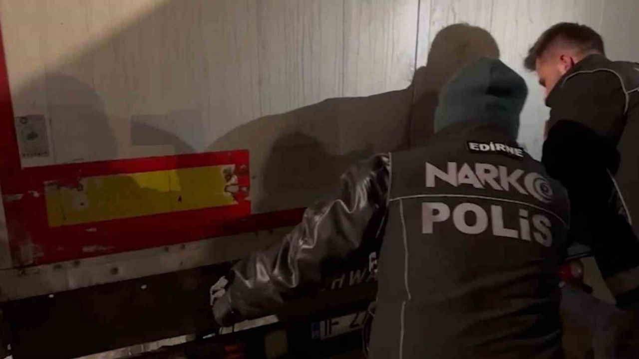 Bakan Yerlikaya: Hamzabeyli'de 220,7 kg kokain ve 69 kg skunk ele geçirildi