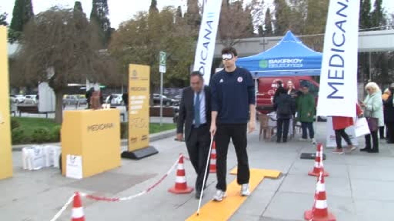 Bakırköy'de Empati Parkuru ile görme engellilik farkındalığı artırıldı