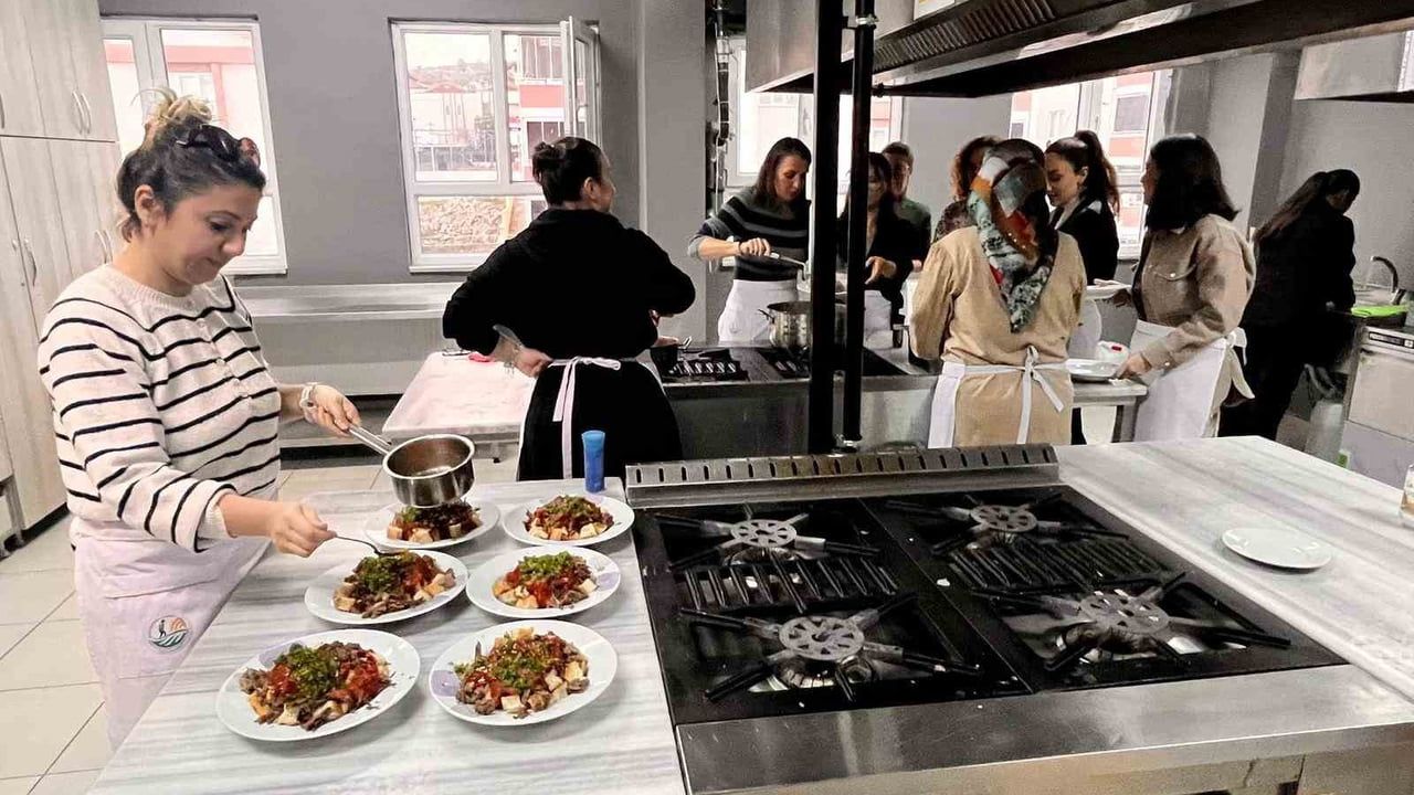 Balıkesir Tirit’i Gastronomi Akademisi’nde Öğretmenlere Tanıtıldı