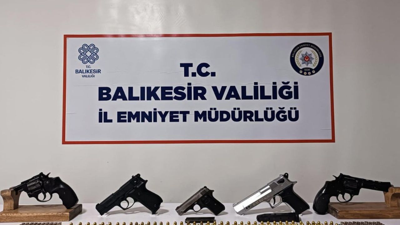 Bandırma Emniyeti 2025 güvenlik raporu: 186 ruhsatsız silah ele geçirildi