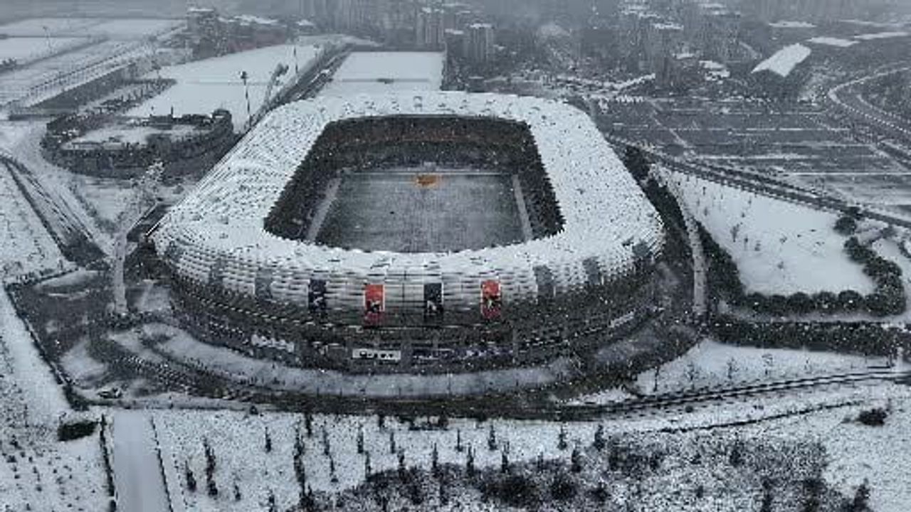 Başakşehir beyaza büründü — Dronla kartpostallık görüntüler