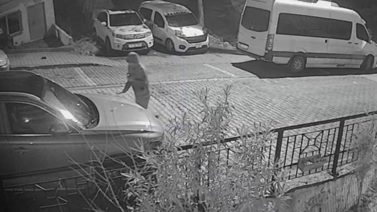 Başakşehir'de gece yarısı levye ile araç saldırısı