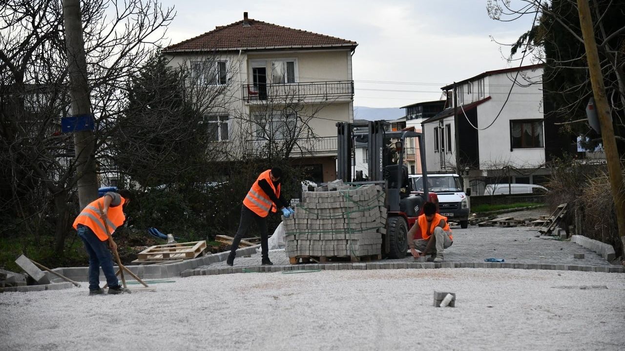 Başiskele'de Üstyapı Çalışmaları: Cadde ve Sokaklar Yenileniyor