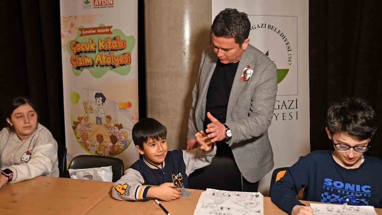 Başkan Aydın, Çocuk Kitabı Çizim Atölyesi'nde Miniklerle Buluştu