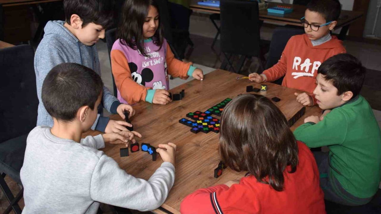 Başkan Çolakbayrakdar: Evlatlarımız tatilde eğlenirken öğreniyor