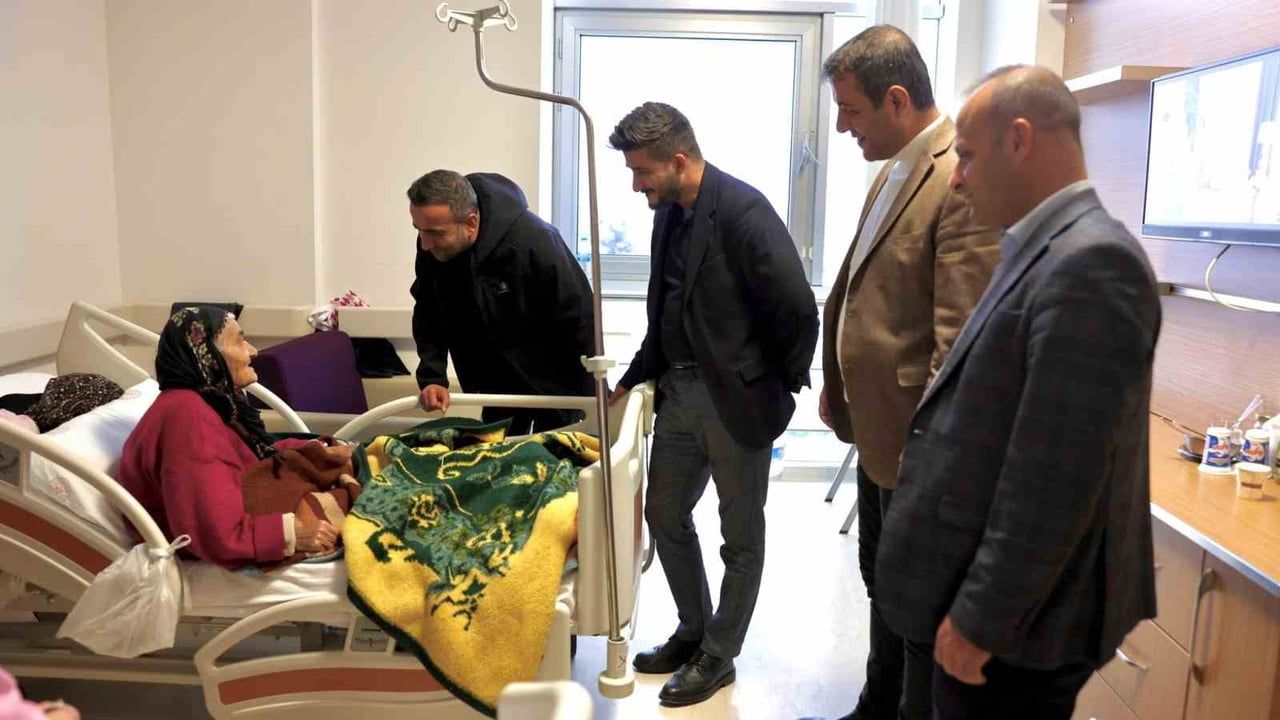 Başkan Hasan Ulutaş’tan Akçadağ Şehit Gökhan Aslan Devlet Hastanesi’ne geçmiş olsun ziyareti