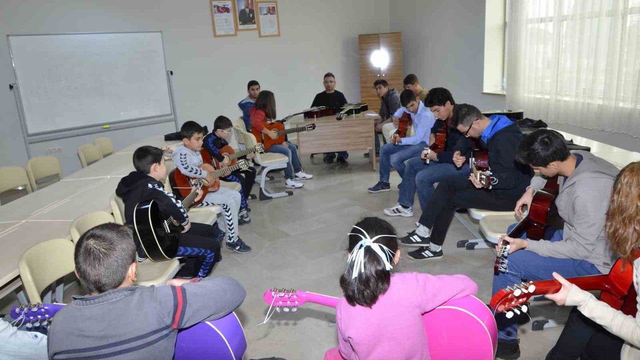 Başkan Sunar’dan 7-16 Yaş Arası Çocuklara Ücretsiz Hafta Sonu Kursları Daveti