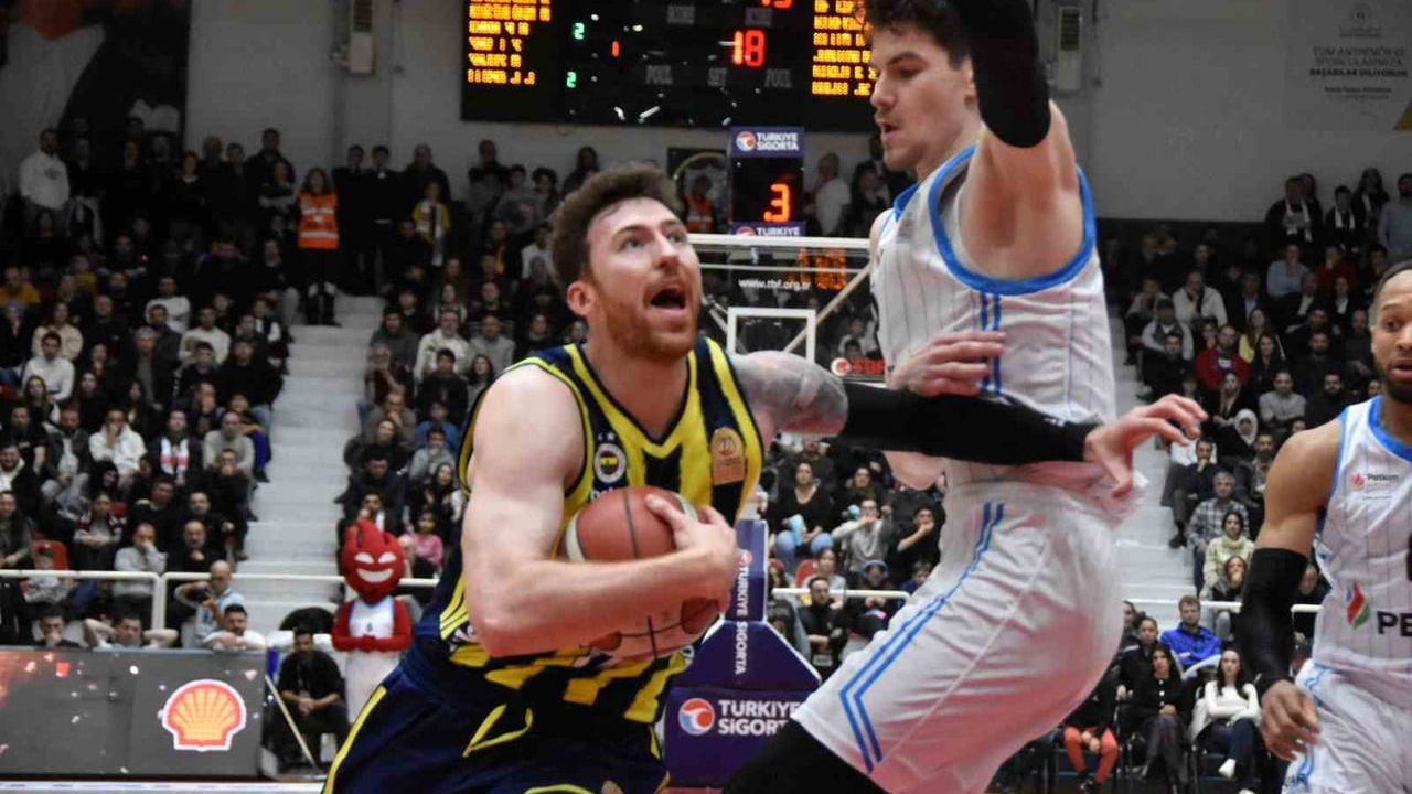 Basketbol Süper Ligi: Fenerbahçe Beko, Aliağa Petkimspor'u 78-70 yendi
