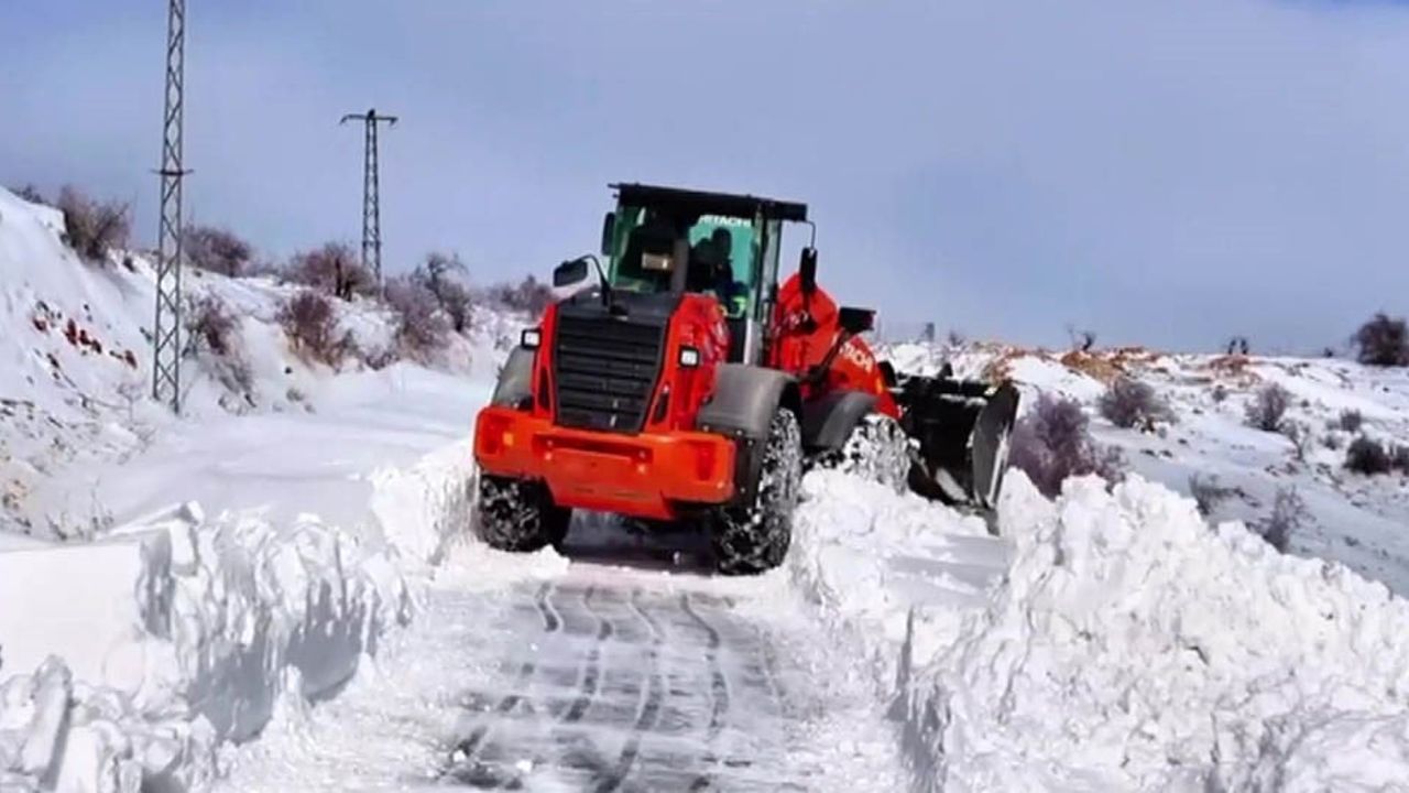 Batman'da 4 bin 859 kilometre yol ulaşıma açıldı
