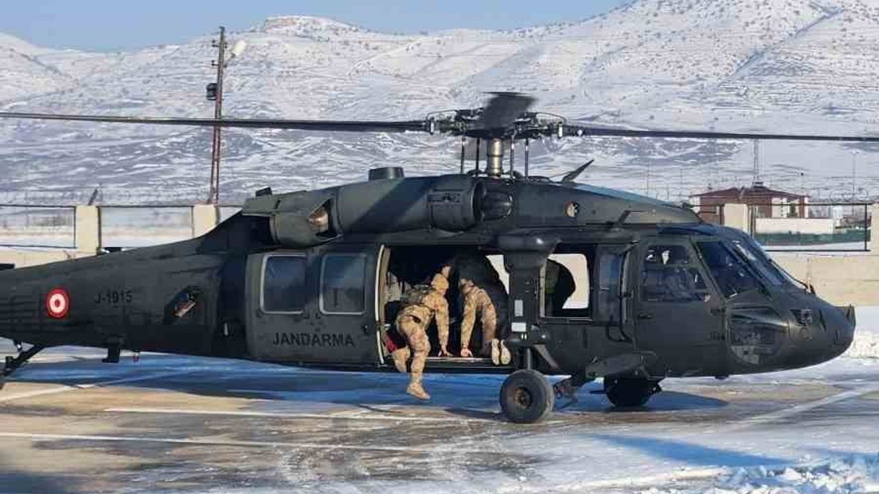 Batman'da jandarmadan helikopterli kar altında kurtarma operasyonu