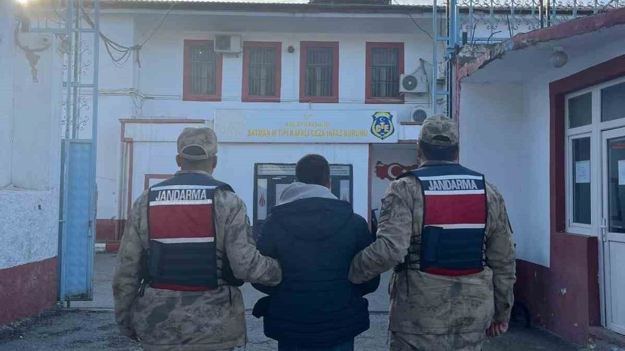 Batman'da kesinleşmiş 12 yıl 6 ay hapis cezası bulunan şüpheli alışveriş merkezinde yakalandı