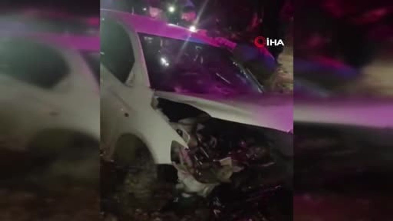 Batman-Siirt karayolunda bariyere çarpan araç: 3 yaralı