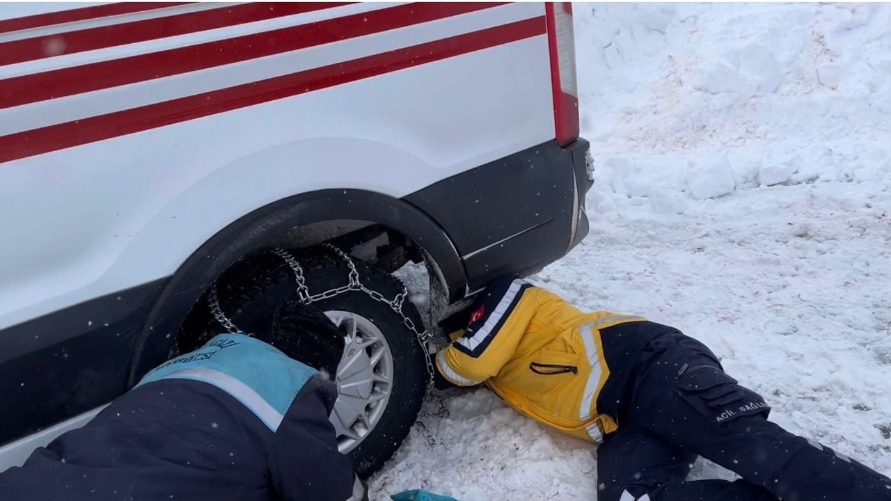 Battalgazi Belediyesi iş makinesiyle 75 yaşındaki hastaya ulaştı