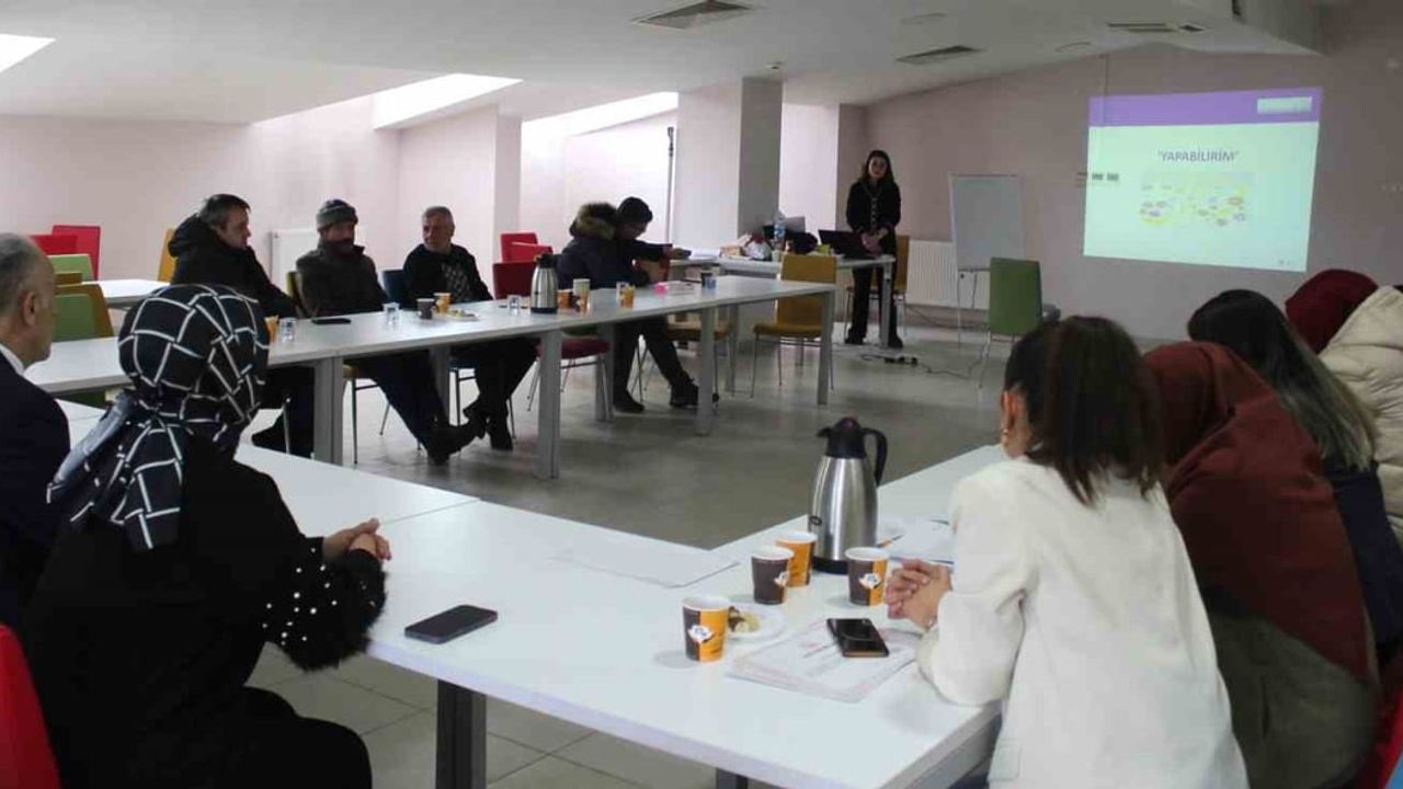 Bayburt’ta Koruyucu Aile 1. Kademe Temel Eğitimi düzenlendi