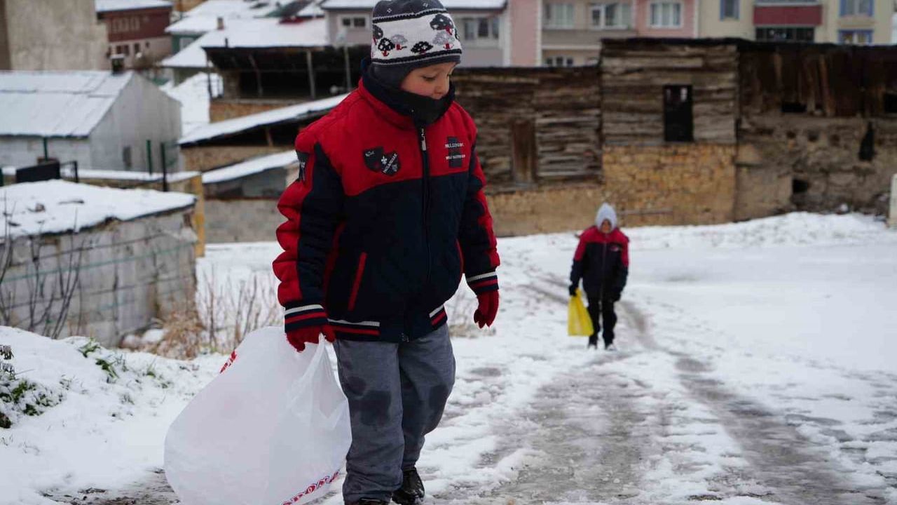 Bayburt ve Erzincan için kuvvetli kar ve rüzgâr uyarısı