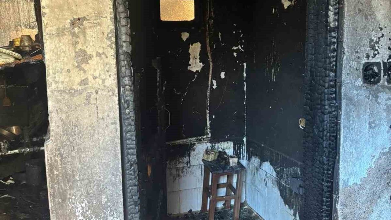 Bayramiç’te ev yangını: 85 yaşındaki adam yaşamını yitirdi