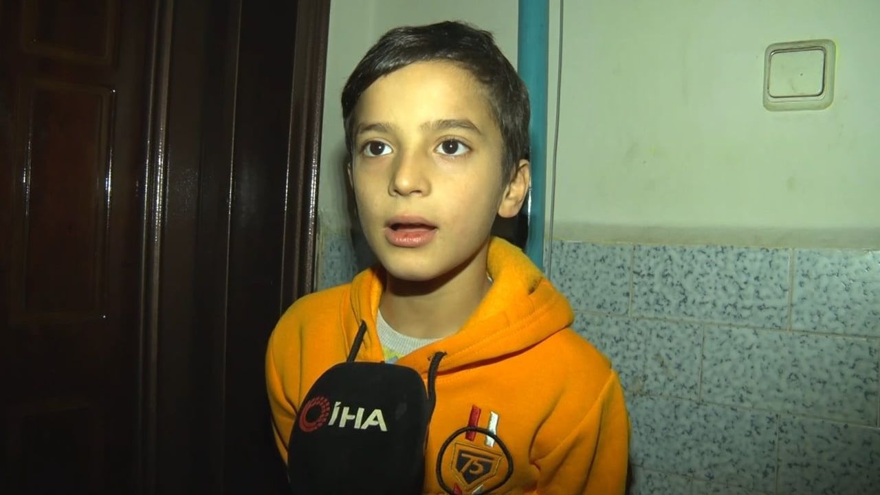 Bayrampaşa'da 10 yaşındaki Ahmet Hacı İbrahim ambulansa yol açtı