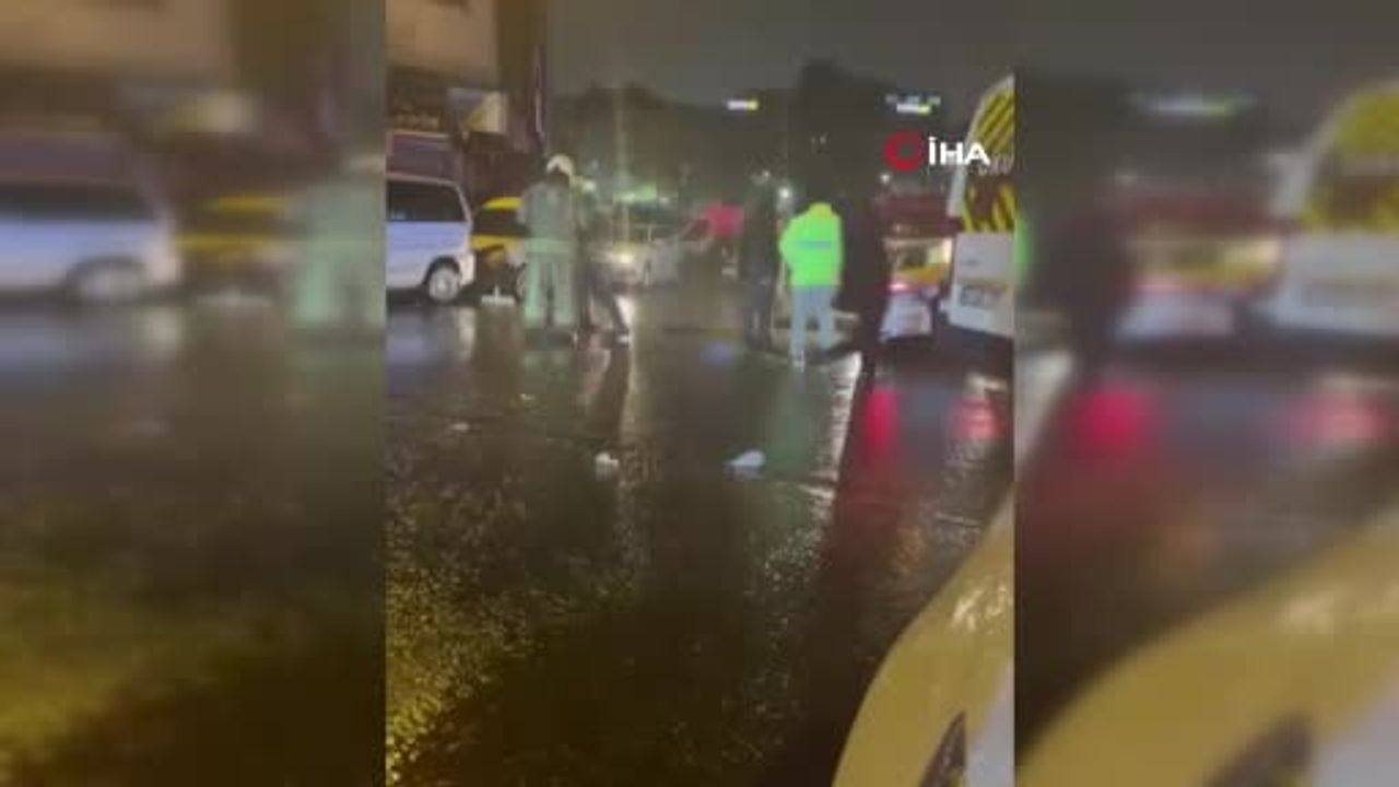 Bayrampaşa'da sağanak sonrası Ordu Caddesi'nde yol çöktü