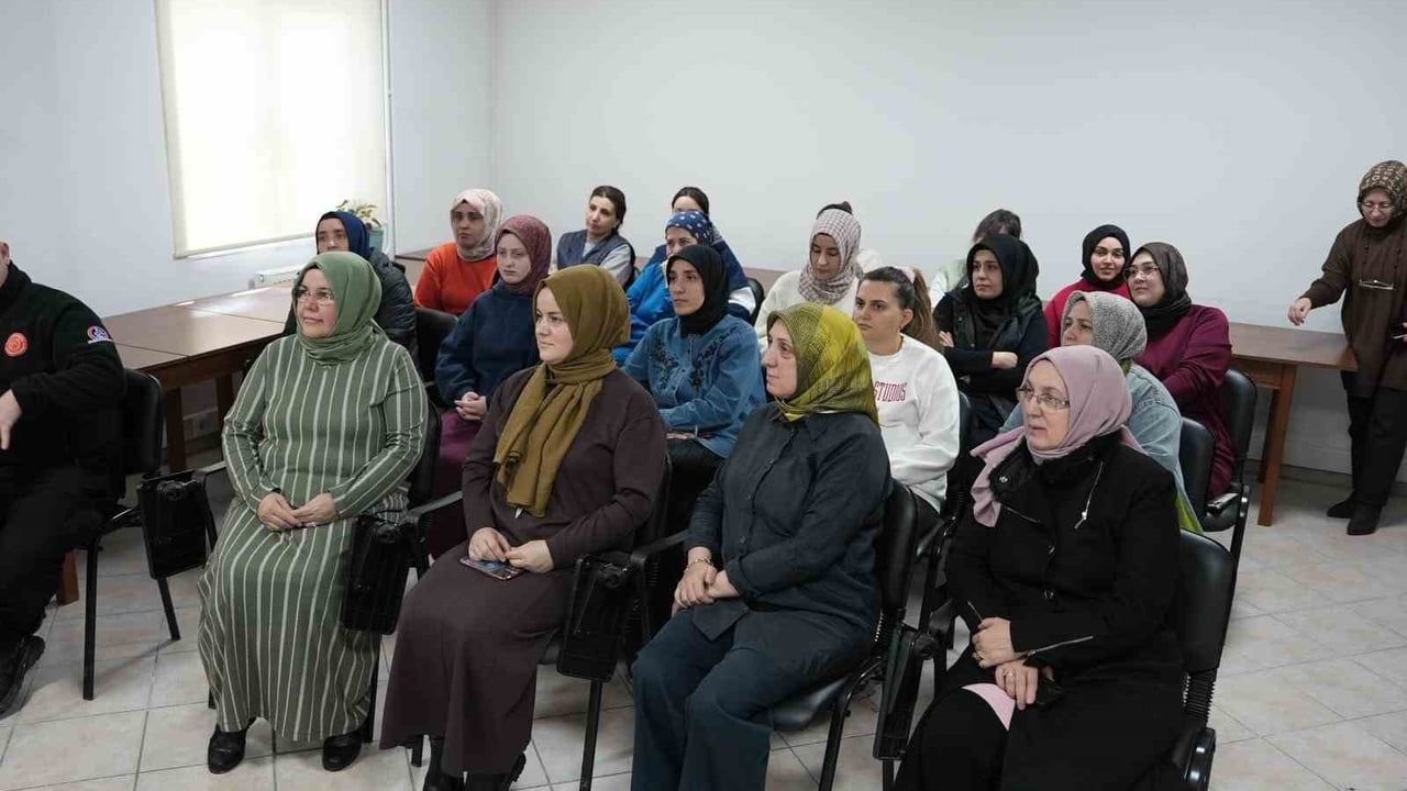 BELMEK Kursiyerlerine Teorik ve Uygulamalı Yangın Eğitimi