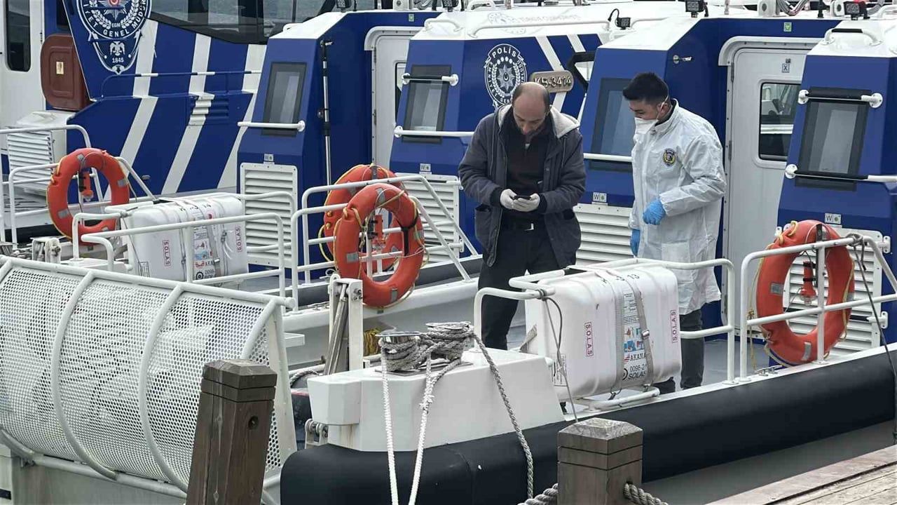 Beşiktaş açıklarında mayo giymiş erkek cesedi bulundu, kayıp Rus yüzücüyle ilişkilendiriliyor