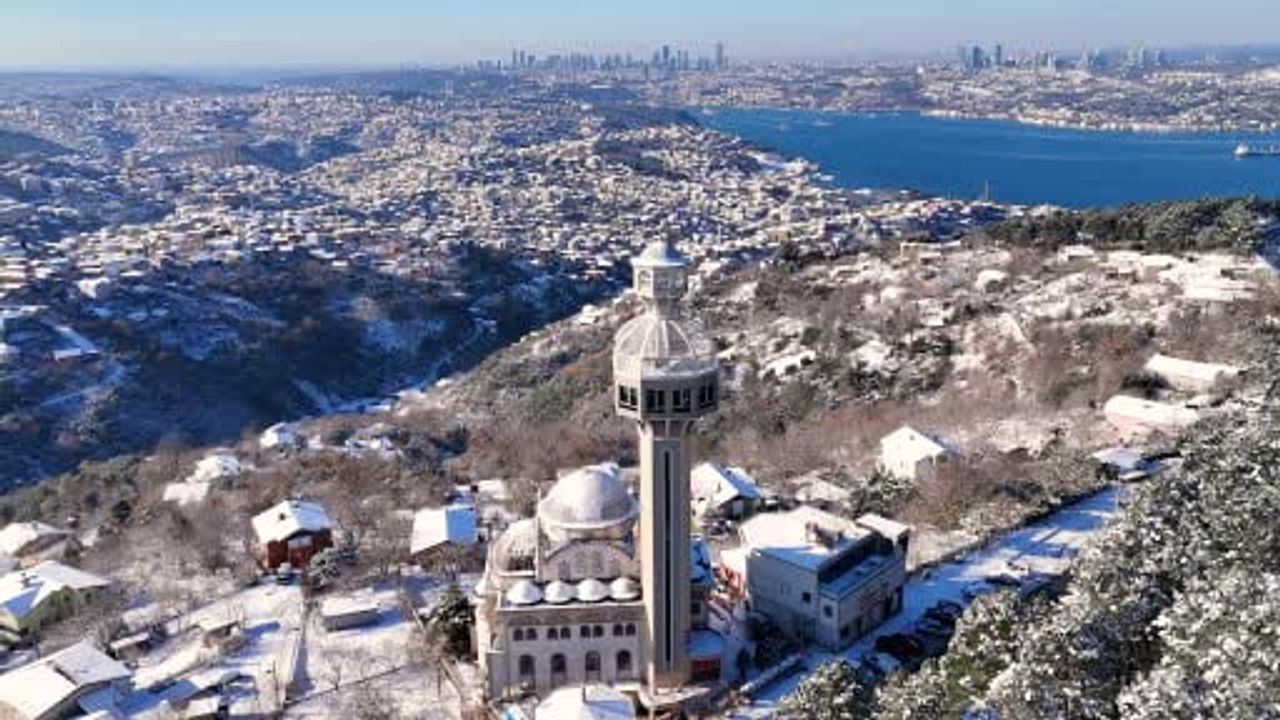 Beykoz Kavacık sabah beyaz örtüyle kaplandı