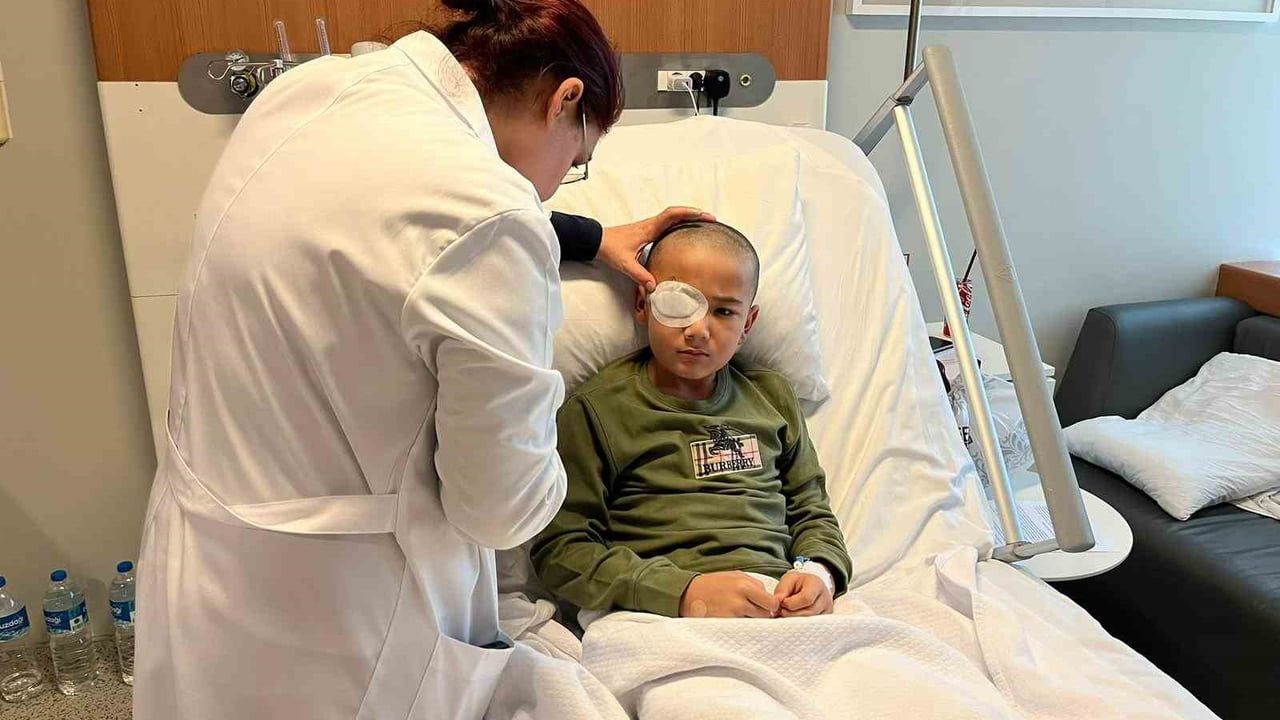 Beynine mermi saplanan çocuk nöronavigasyonla sağlığına kavuştu