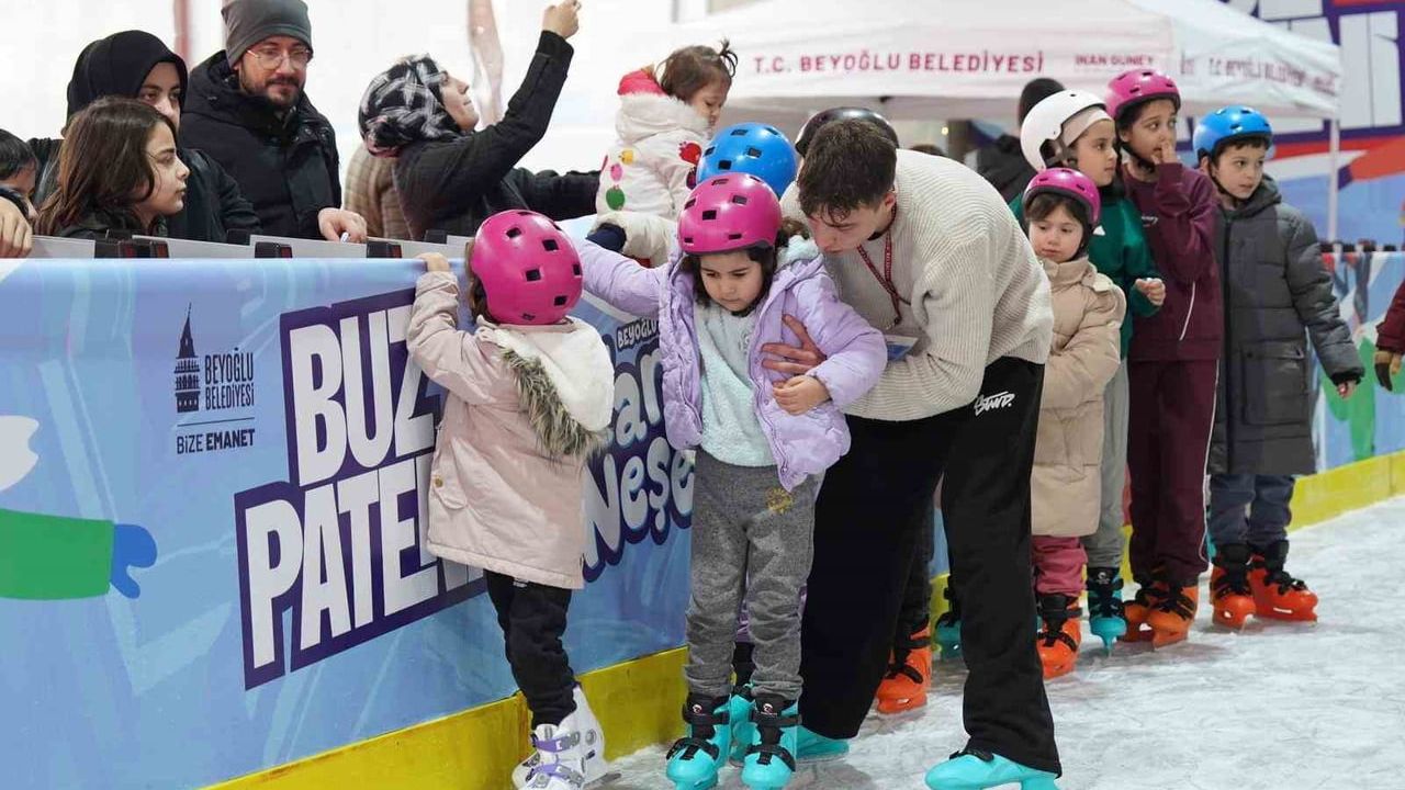 Beyoğlu'nda 6-14 yaş çocuklara ücretsiz buz pisti