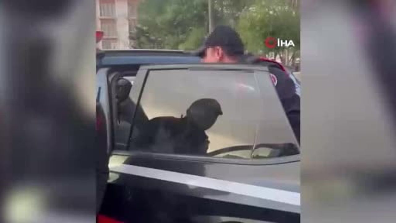 Beyoğlu'nda kaçan şüpheli yakalandı: Üzerinden silah çıktı, 26 yıl 11 ay 10 gün hapis