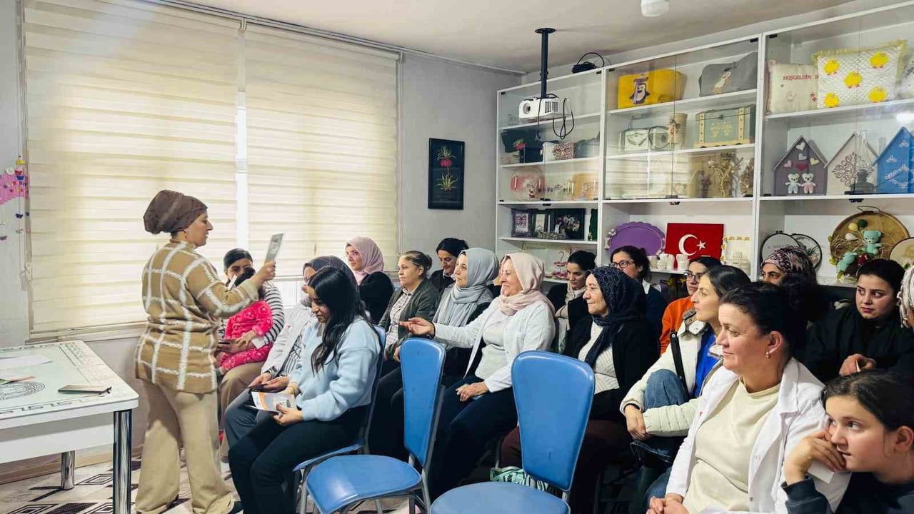 Beytüşşebap'ta Yeşilay ile bağımlılıkla mücadele eğitimi